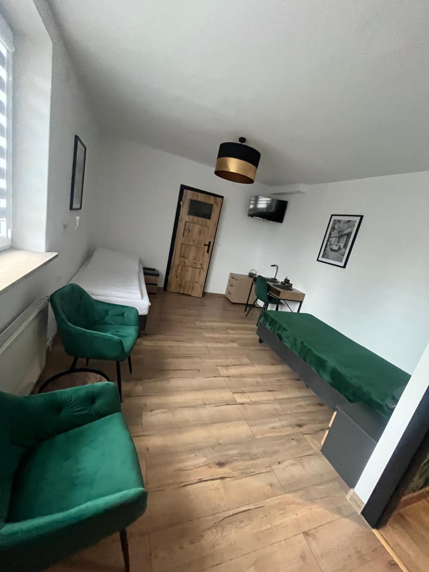 Aparthotel Happy 4 Krosno Exterior foto